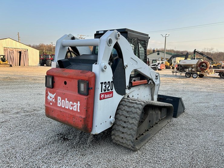 bobcat-t320-image-4