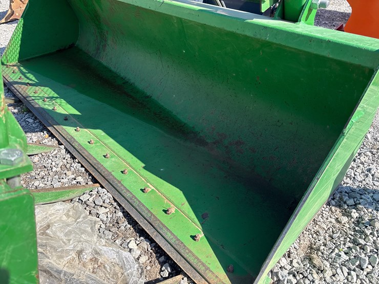 john-deere-8-image-3