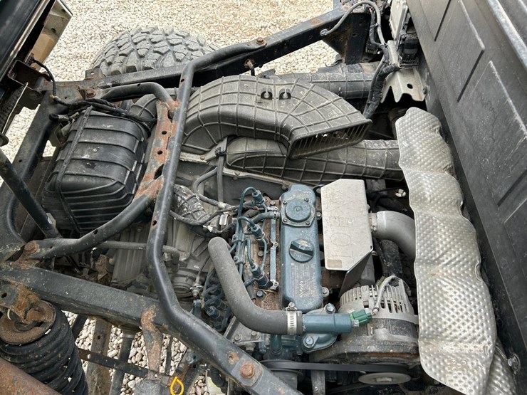 2020-bobcat-uv34-image-12