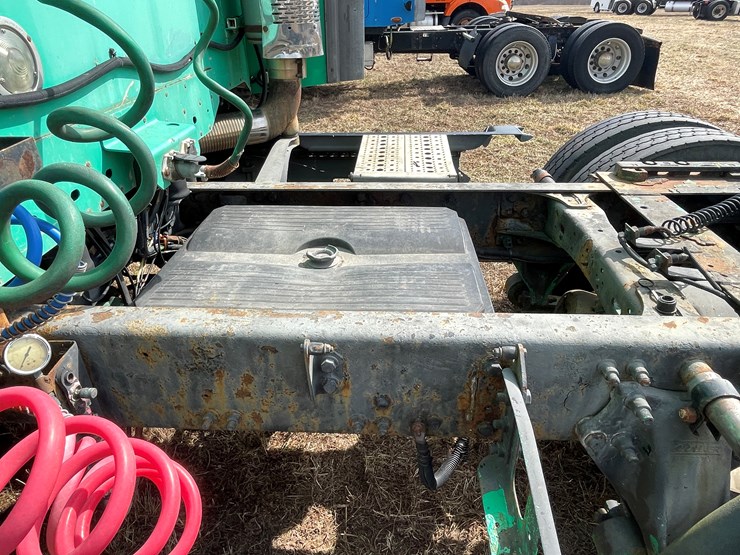 2002-caterpillar-c15-image-22