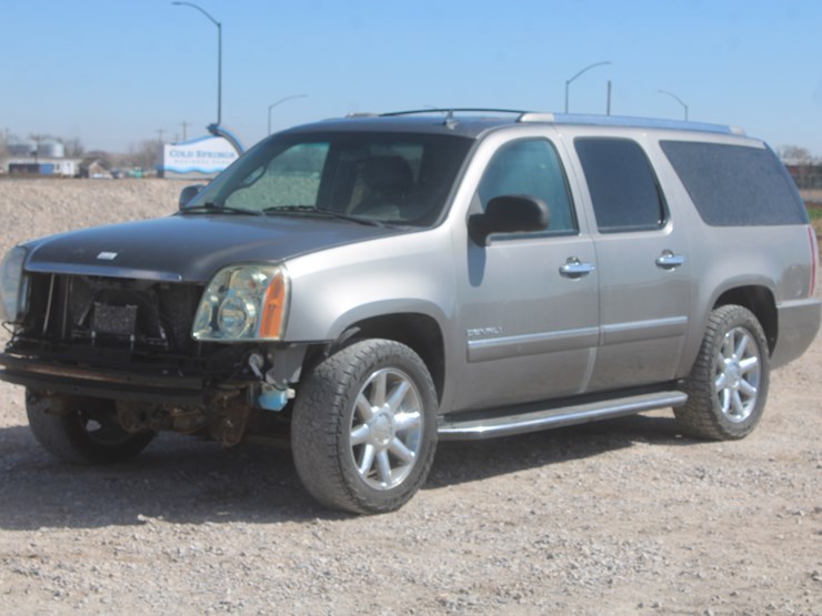 2012-gmc-yukon-image-1