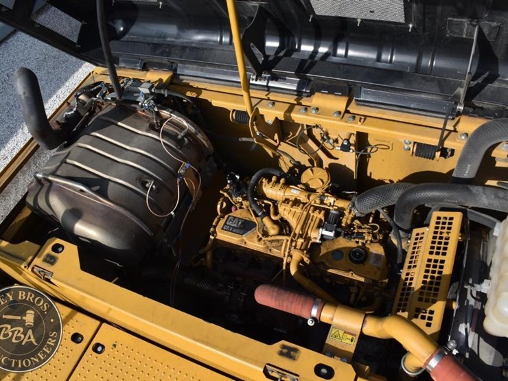 2019-caterpillar-326fl-image-47