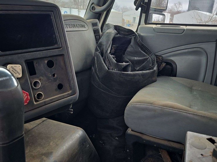 2006-international-8600-image-18