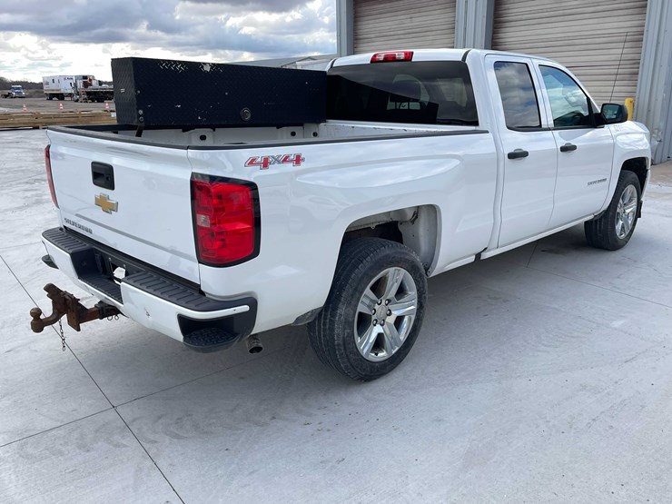 2017-chevrolet-1500-image-5