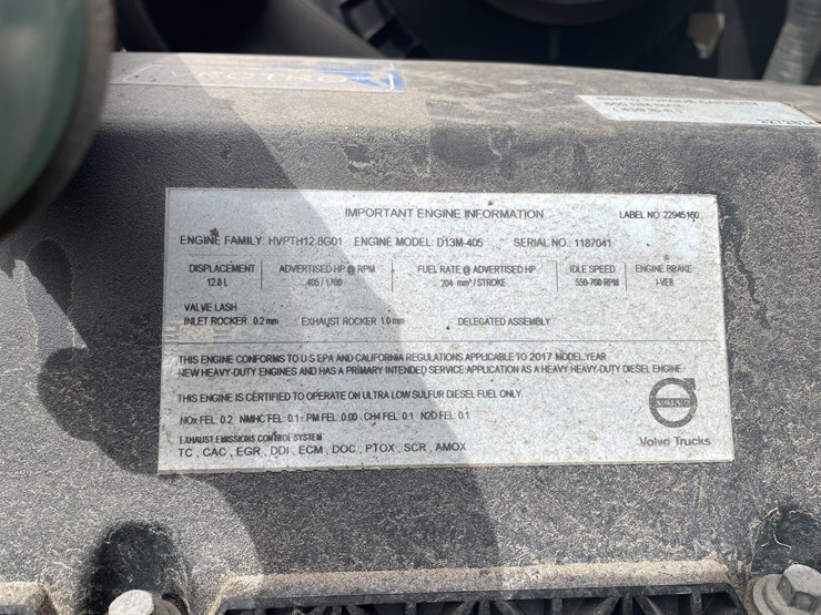 #116-•-2018-volvo-single-axle-day-cab-semi-tractor-(has-wi-title)-image-64