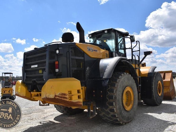 2015-kawasaki-95z7-image-11