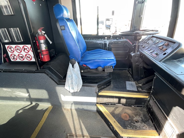 #166-•-2007-gillig-passenger-bus-(has-wi-title)-image-21