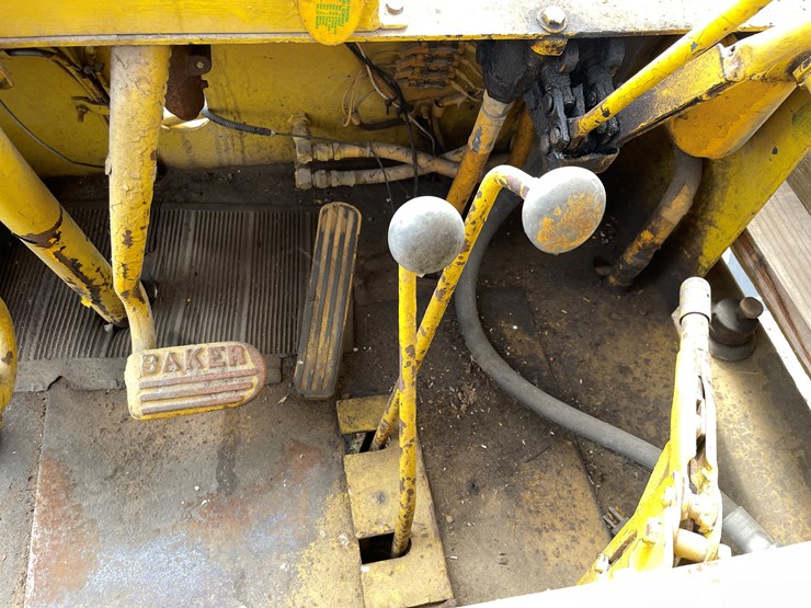 #173-•-otis-ut-50-gas-powered-rough-terrain-forklift-image-26