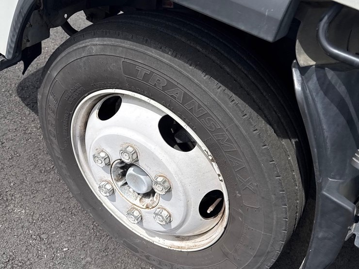 2022-isuzu-nrr-image-20