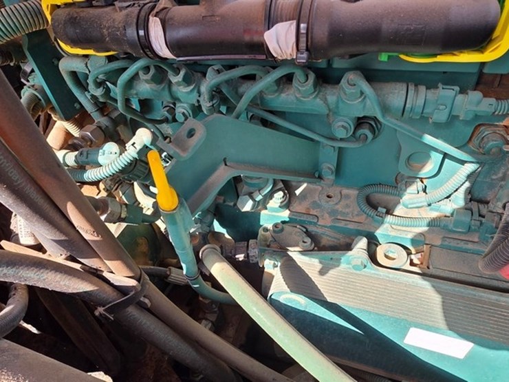 2018-volvo-sd115b-image-51