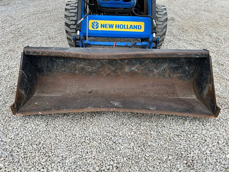 new-holland-boomer-40-image-9