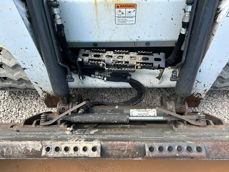 2022-bobcat-t770-image-10