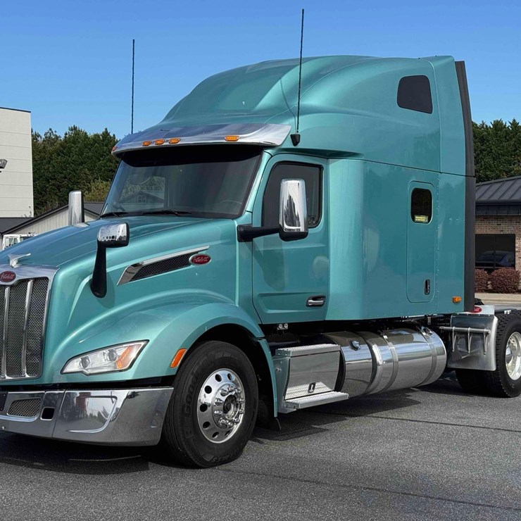 2023 PETERBILT 579