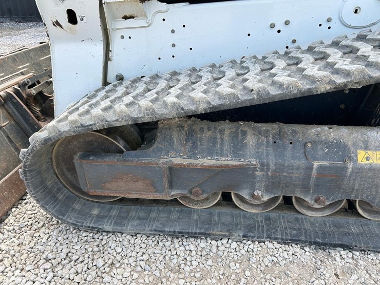 2022-bobcat-t770-image-17