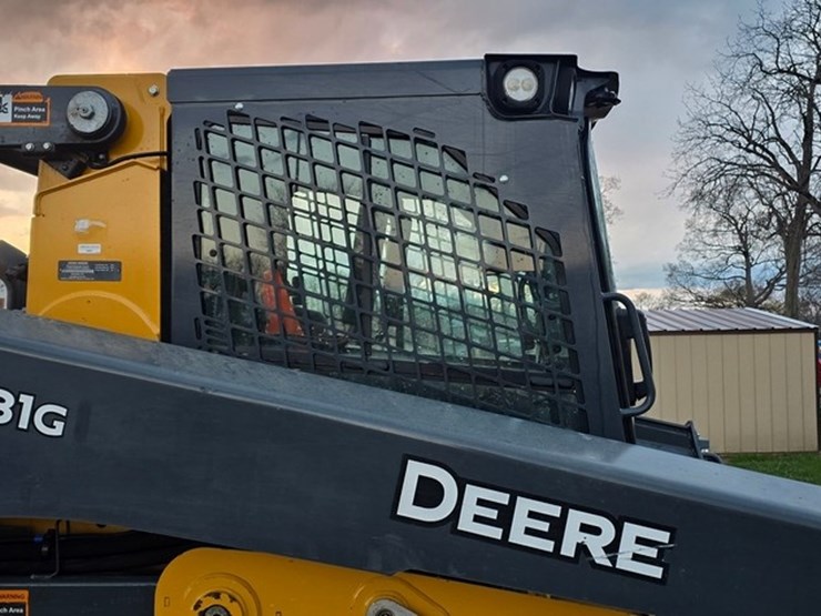 2023-deere-331g-image-13