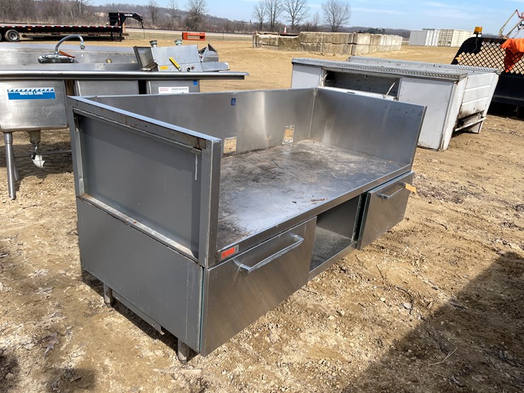 #3973-•-stainless-steel-prep-table-image-3