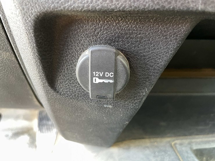 2016-dodge-2500-image-91