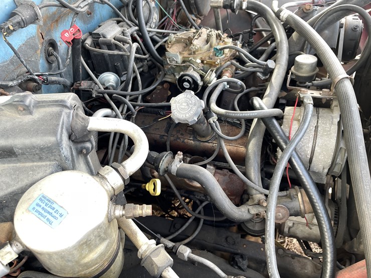 #192-•-1984-2-x-4-chevy-silverado-(has-wi-title)-image-14