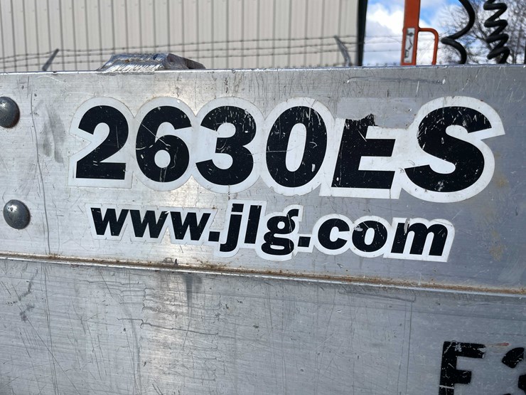 2014-jlg-2630es-image-8