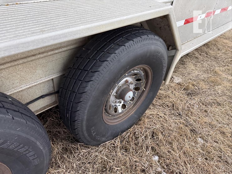 2001-featherlite-16-ft-image-19