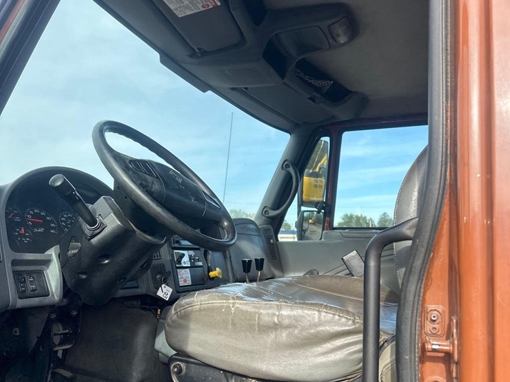 2006-international-durastar-4400-image-26