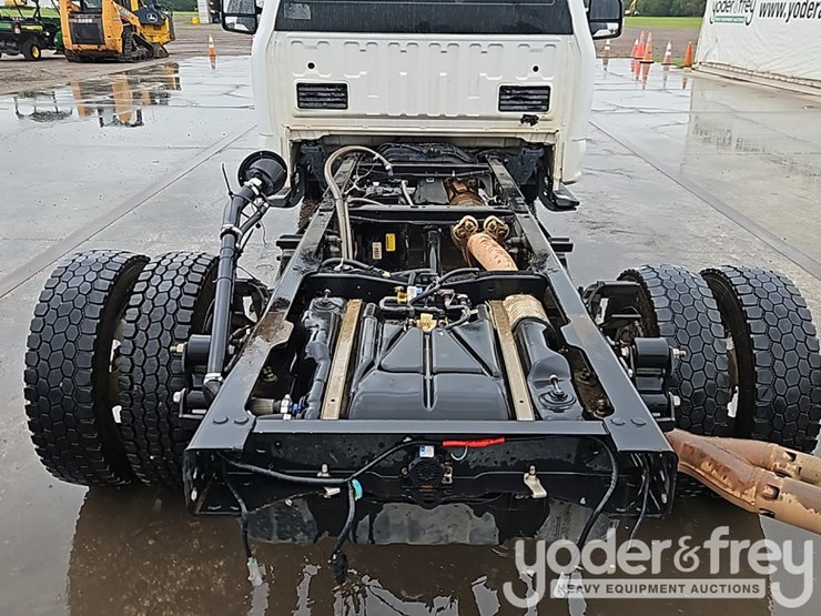 2018-ford-f550-xl-image-13