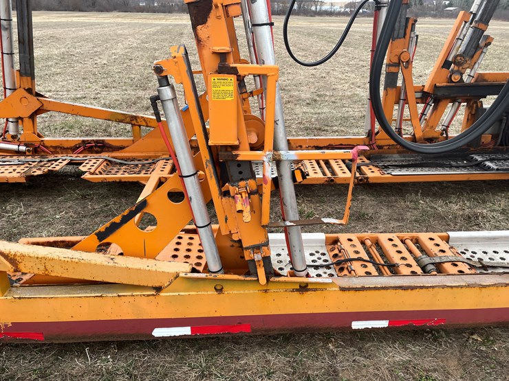 #110-•-2014-volvo-car-hauler-semi-and-trailer-(has-wi-title)-image-55