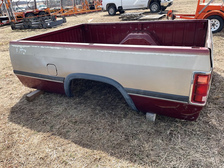 #10731-•-1985-dodge-8'-pickup-box-image-8