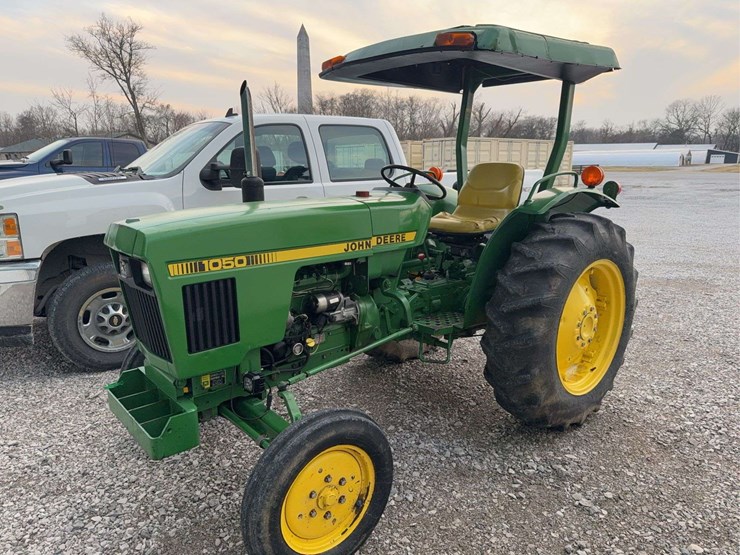 john-deere-1050-image-2