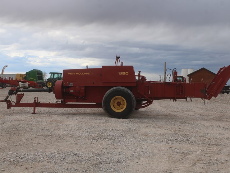 new-holland-580-image-5