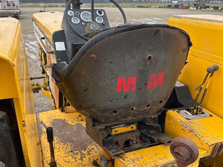 minneapolis-moline-g1050-image-9