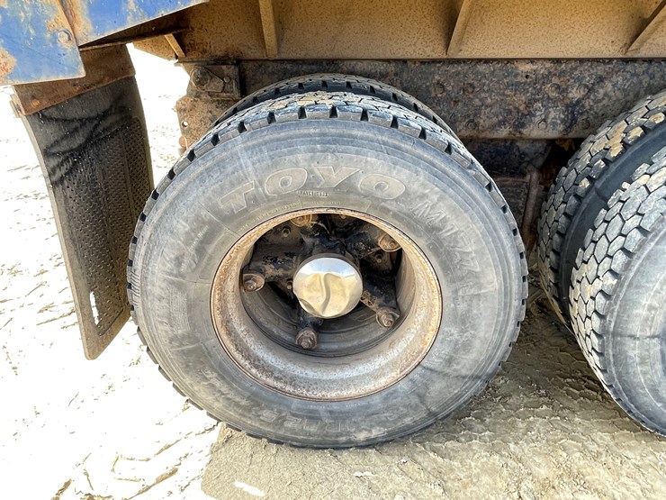 #401-•-1991-mac-rb688s-dump-truck-(has-mn-title)-image-131