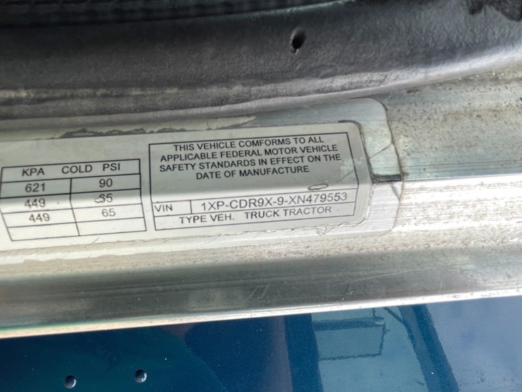 1999-peterbilt-377-image-74