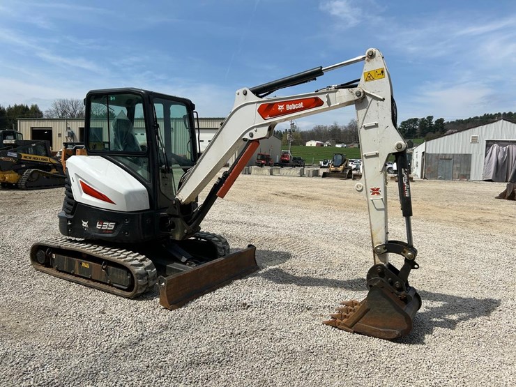 2023-bobcat-e35-image-6