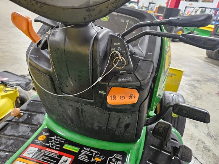 john-deere-x720-image-31