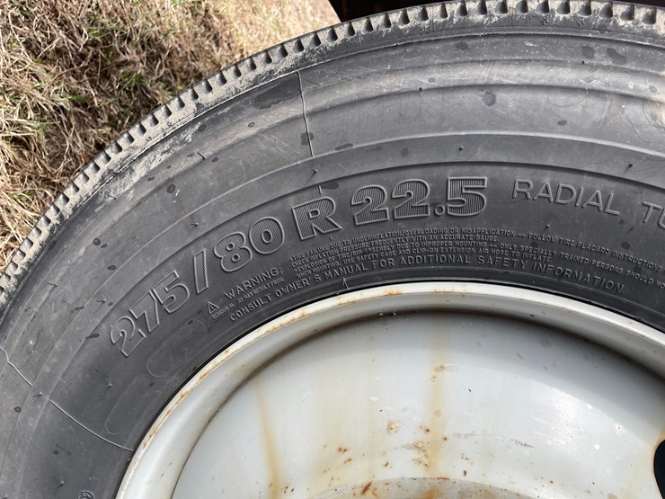 #122-•-2009-volvo-day-cab-semi-tractor-(has-wi-title)-image-10