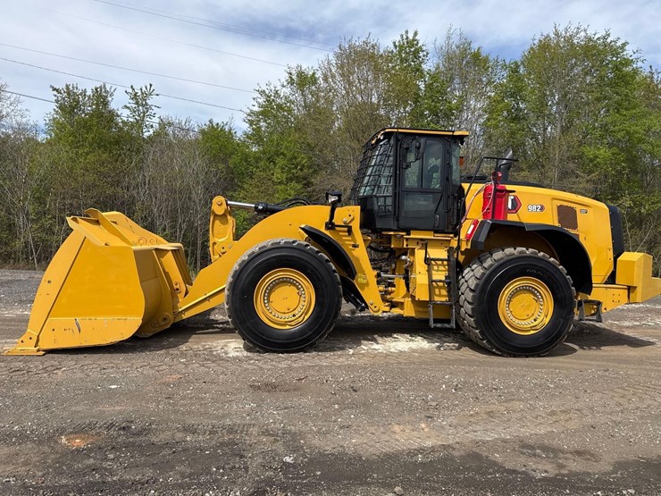 2022-caterpillar-982m-image-7