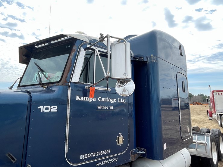 1999-peterbilt-377-image-12