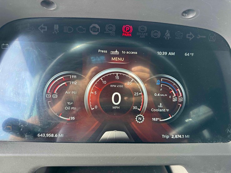 2023-peterbilt-579-image-23