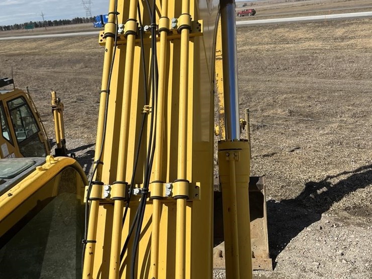 2018-komatsu-pc210-lc-11-image-15