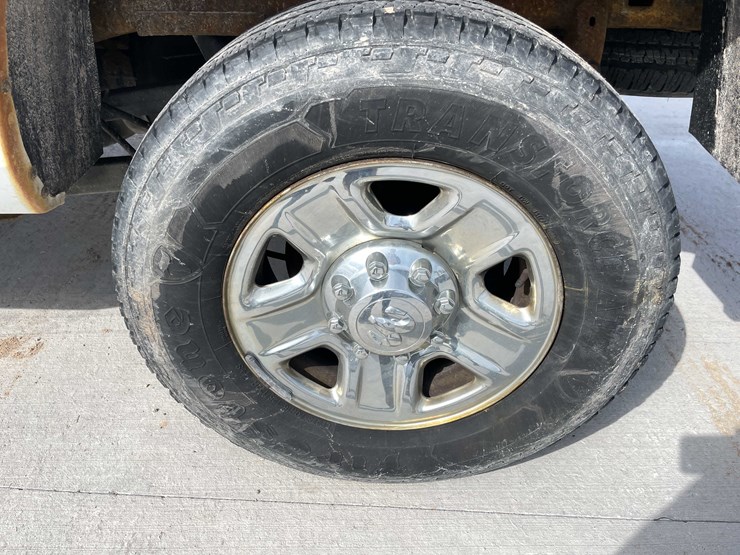 2015-dodge-2500-image-32