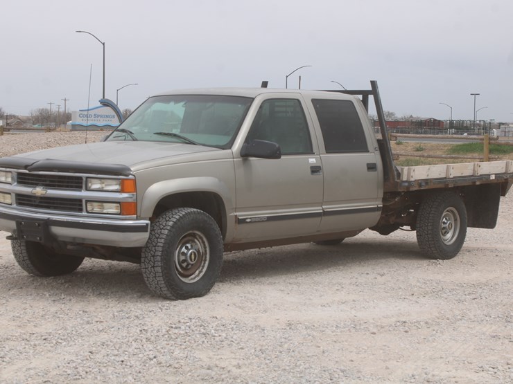 2000-chevrolet-k3500-image-1
