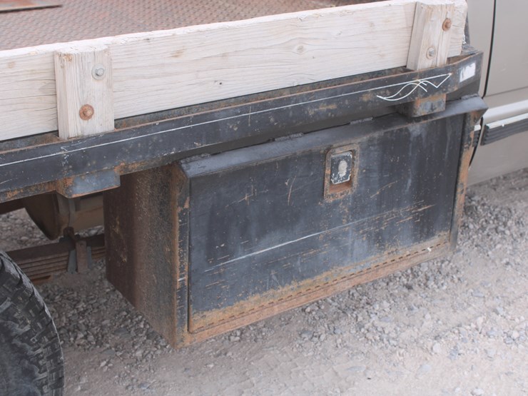 2000-chevrolet-k3500-image-19