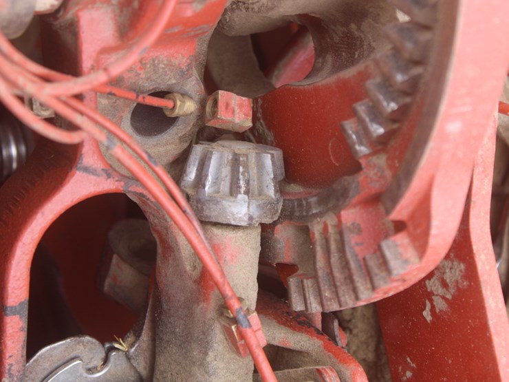 hesston-4910-image-51