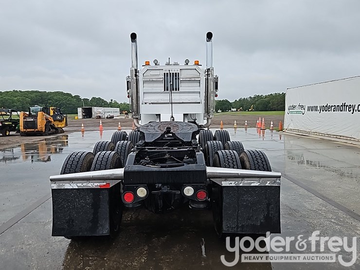 2014-peterbilt-579-image-16