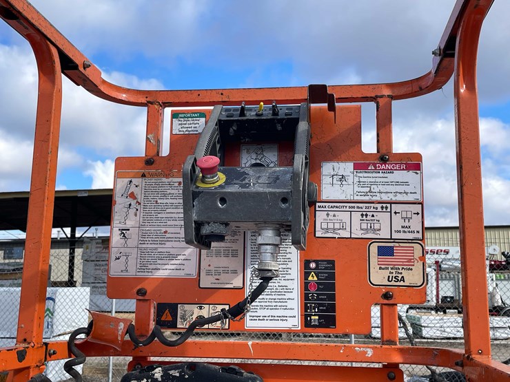 2014-jlg-1930es-image-27