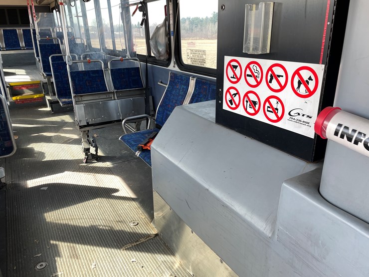 #167-•-2004-gillig-passenger-bus-(has-wi-title)-image-34