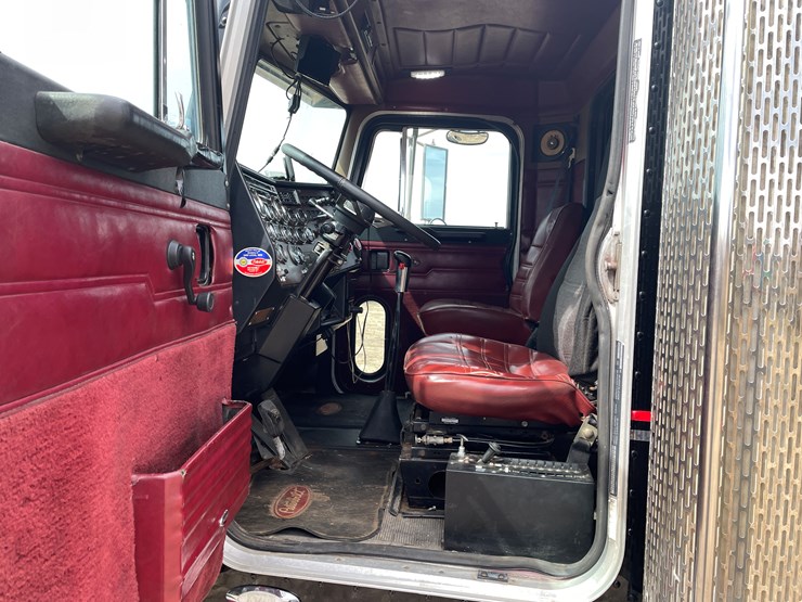 1989-peterbilt-379-image-90
