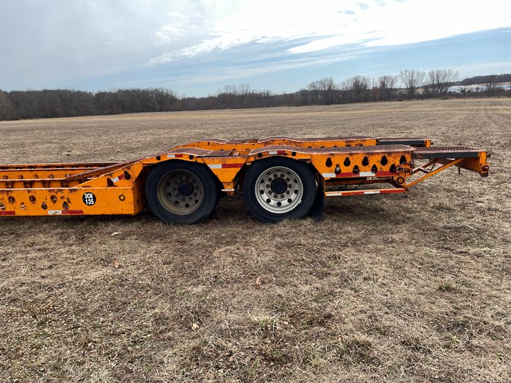 #154-•-2005-delavan-semi-truck-auto-hauler-trailer-(delay-in-title)-image-9