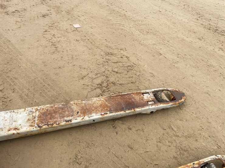 #3916-•-crown-5,000-lbs.-pallet-jack-image-10